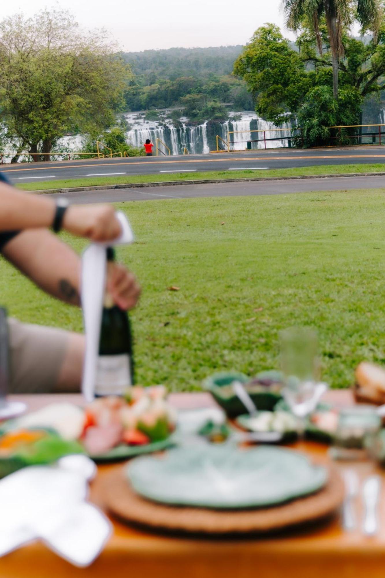 Hotel Das Cataratas, A Belmond Hotel, Iguassu Falls Foz do Iguaçu Dış mekan fotoğraf A picnic in Auckland, New Zealand